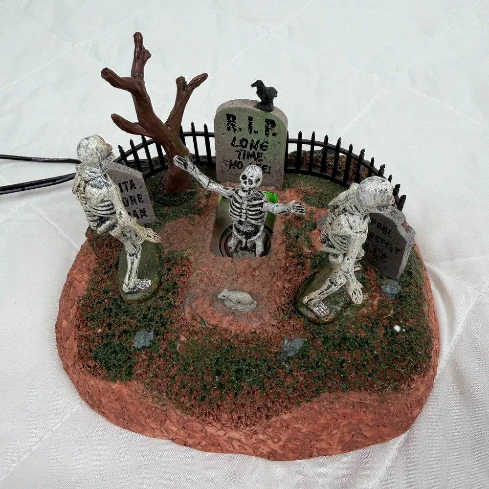 Halloween Lemax Spooky Town Long Time No See 2017 In Box With Cord - Lights Up!